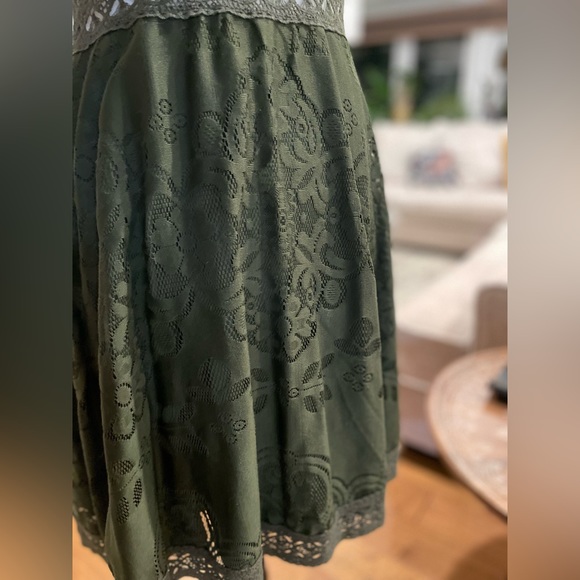 Rebellion Lace Dress - Picture 3 of 11